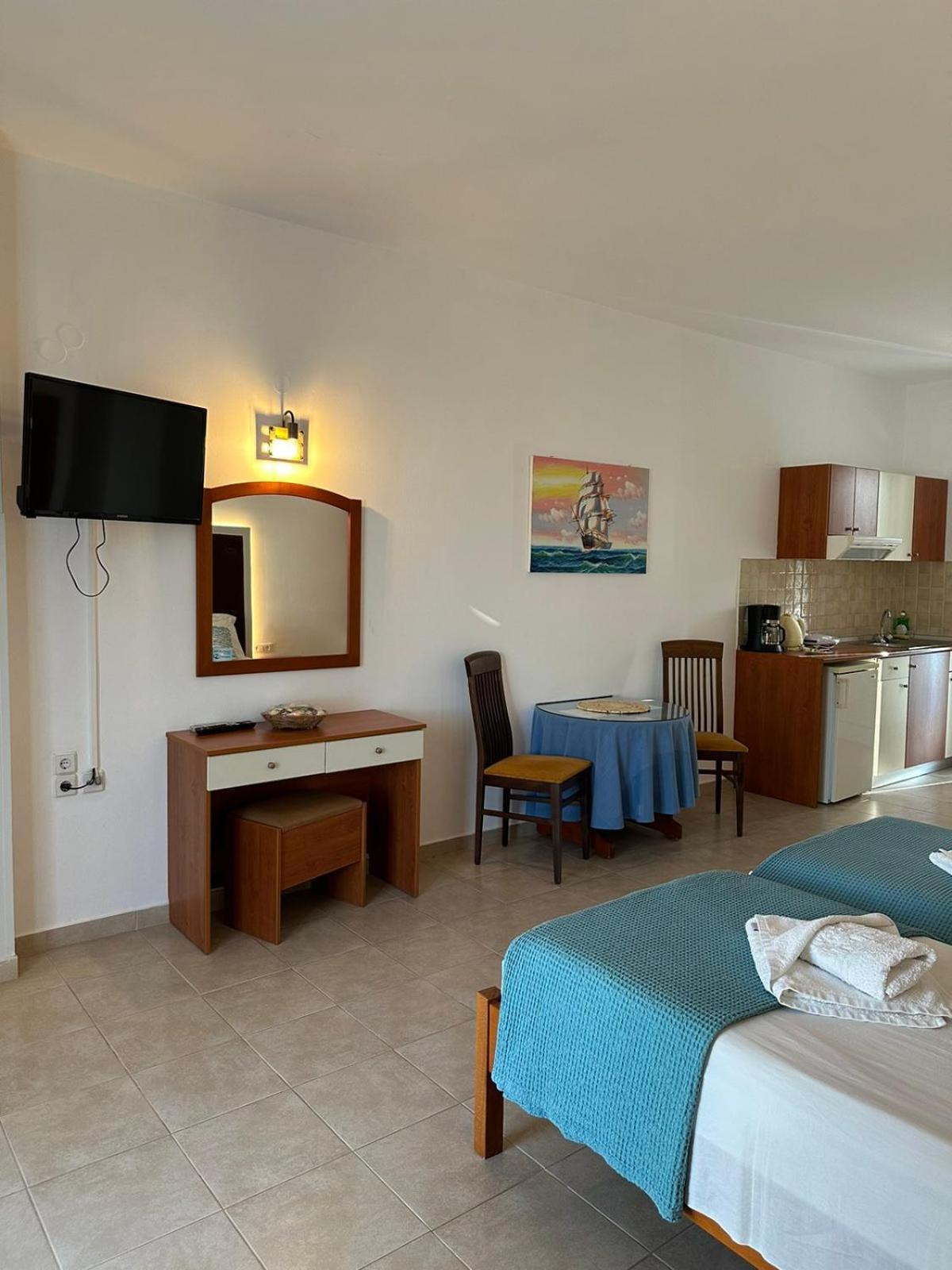 Apollonio Suites & Rooms Faliraki Rhodes Room photo